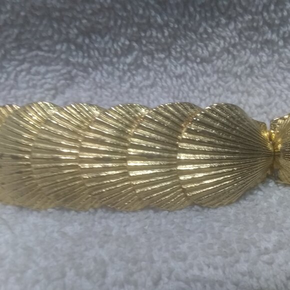 Gold Narrow Stacked Sea Shell 2 Piece Wrap Buckle Women Mimi D N 1982 Great main image 4